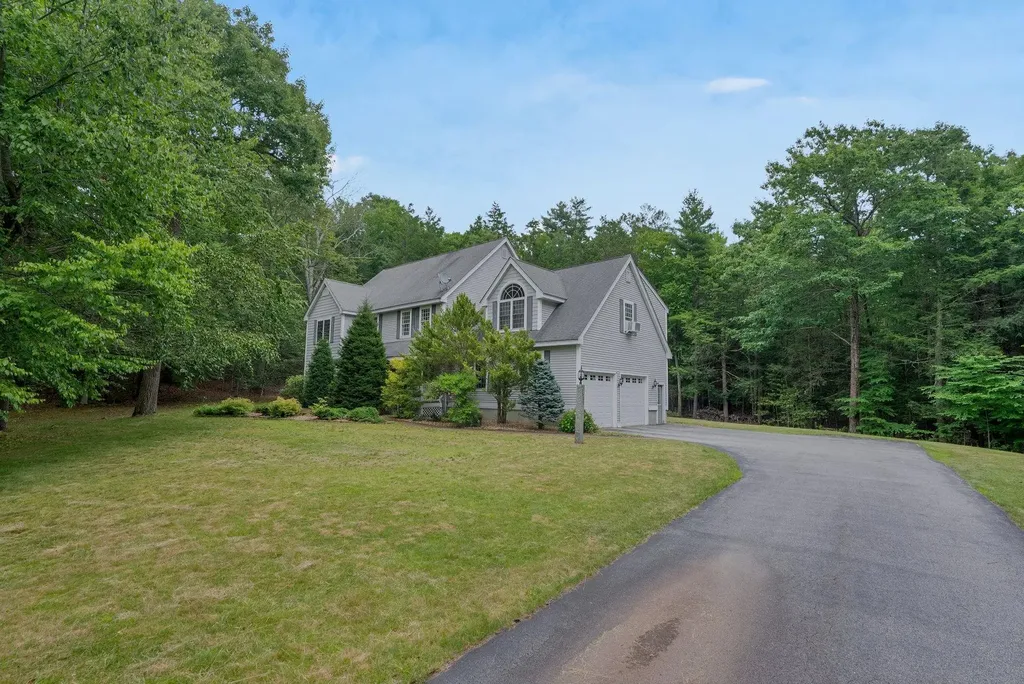 88 Crawford Road Chester NH 03036