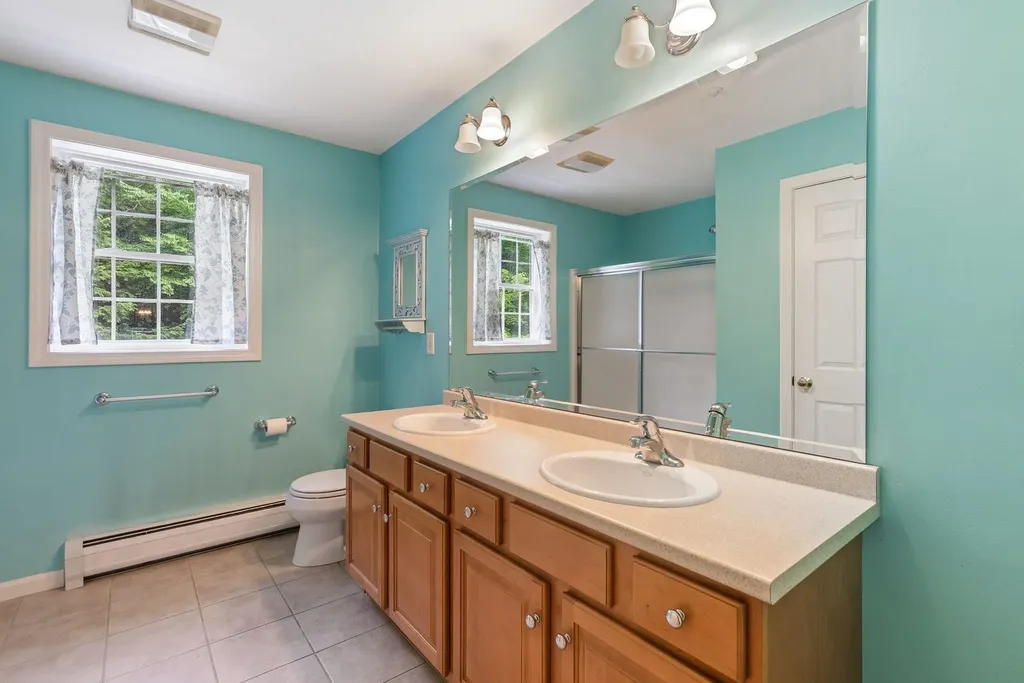 88 Crawford Road Chester NH 03036