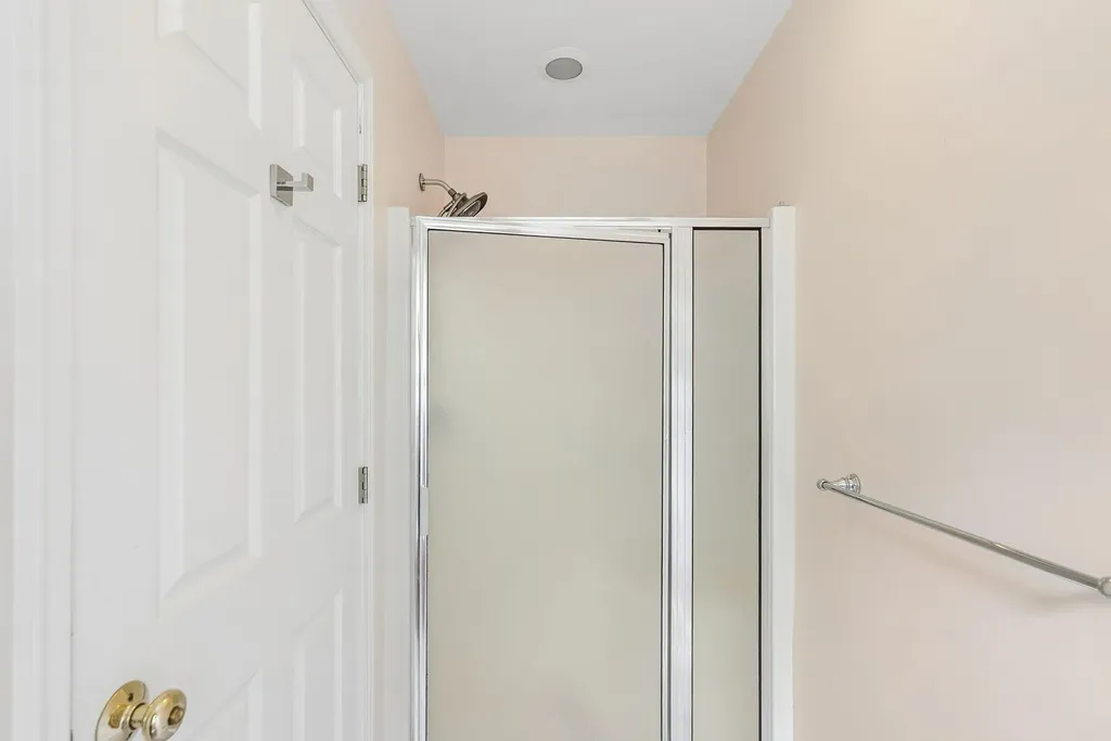 88 Crawford Road Chester NH 03036