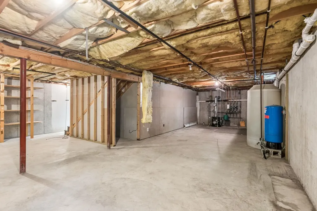 88 Crawford Road Chester NH 03036