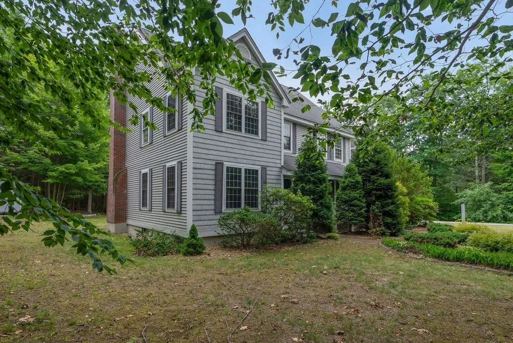 88 Crawford Road Chester NH 03036