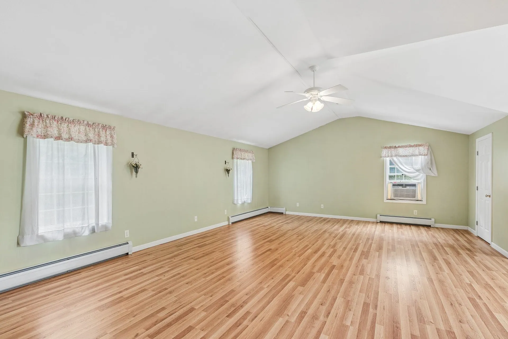 88 Crawford Road Chester NH 03036