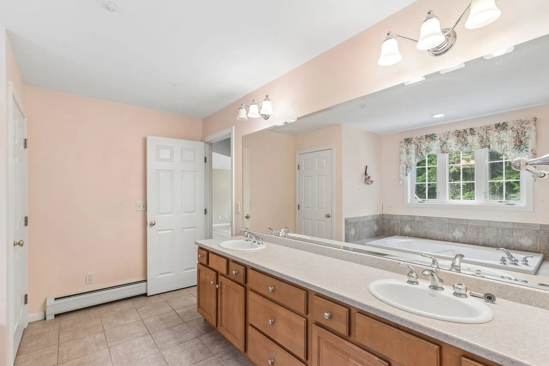 88 Crawford Road Chester NH 03036