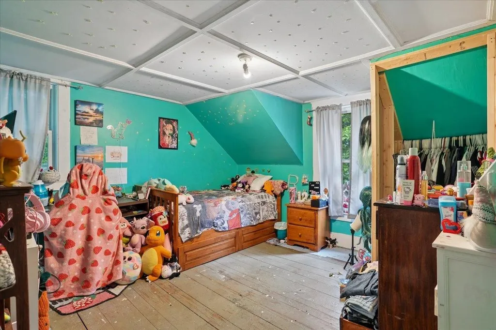 60 Avery Street Laconia NH 03246