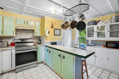 60 Avery Street Laconia NH 03246