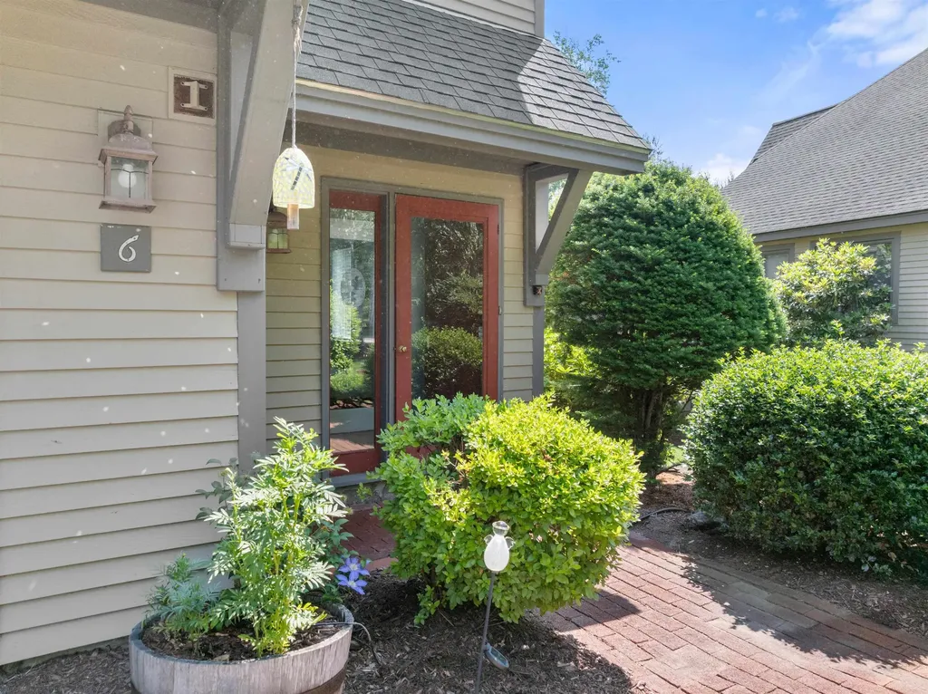 6 Tartan Hollow Laconia NH 03246