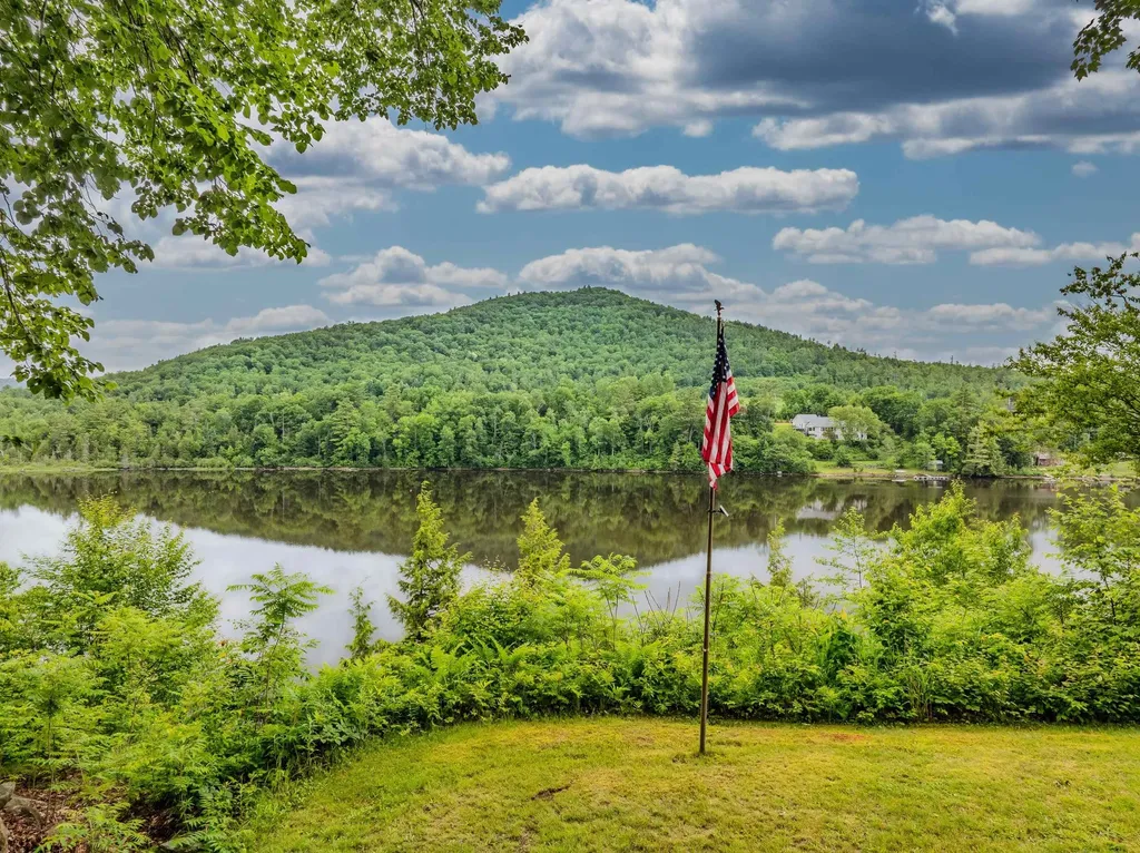 1952 Monroe Road Littleton NH 03561