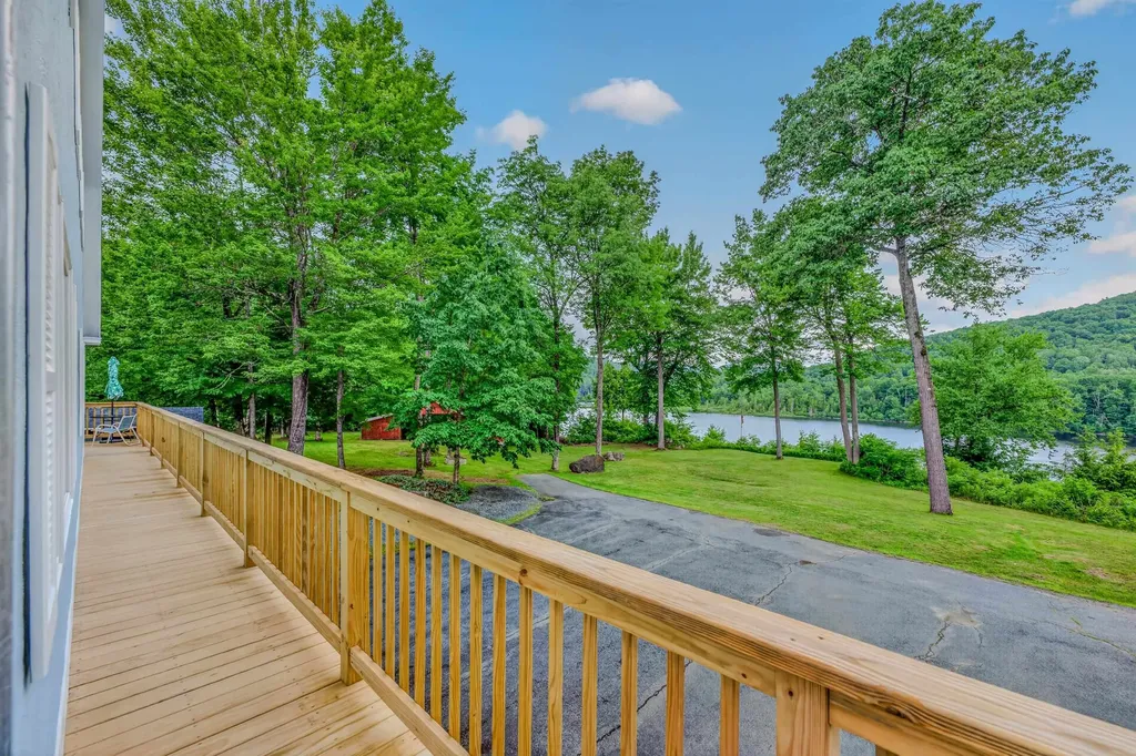 1952 Monroe Road Littleton NH 03561