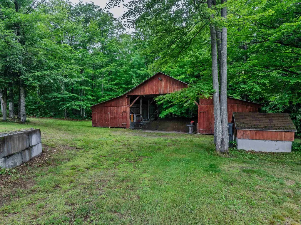 1952 Monroe Road Littleton NH 03561