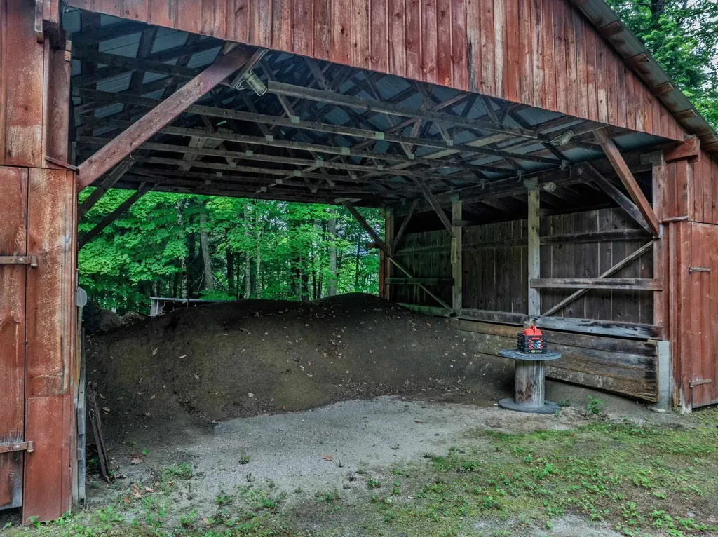 1952 Monroe Road Littleton NH 03561