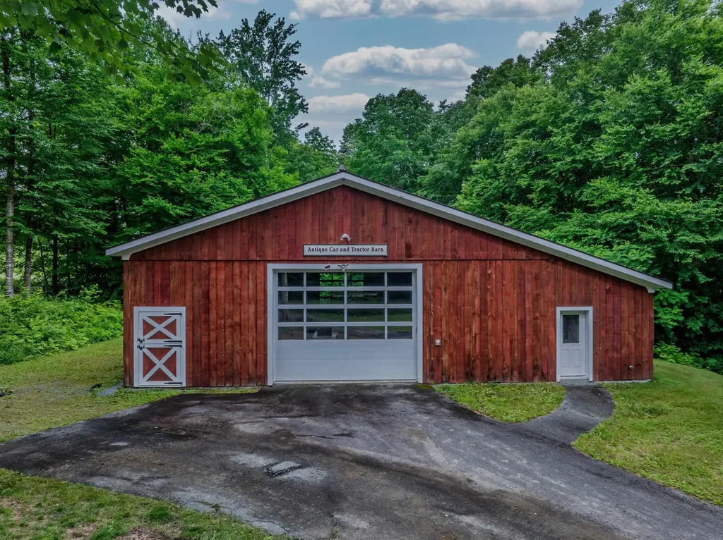 1952 Monroe Road Littleton NH 03561