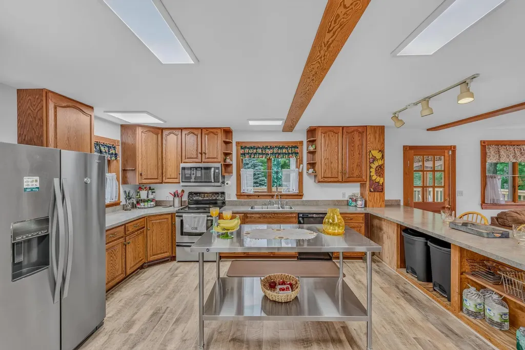 1952 Monroe Road Littleton NH 03561