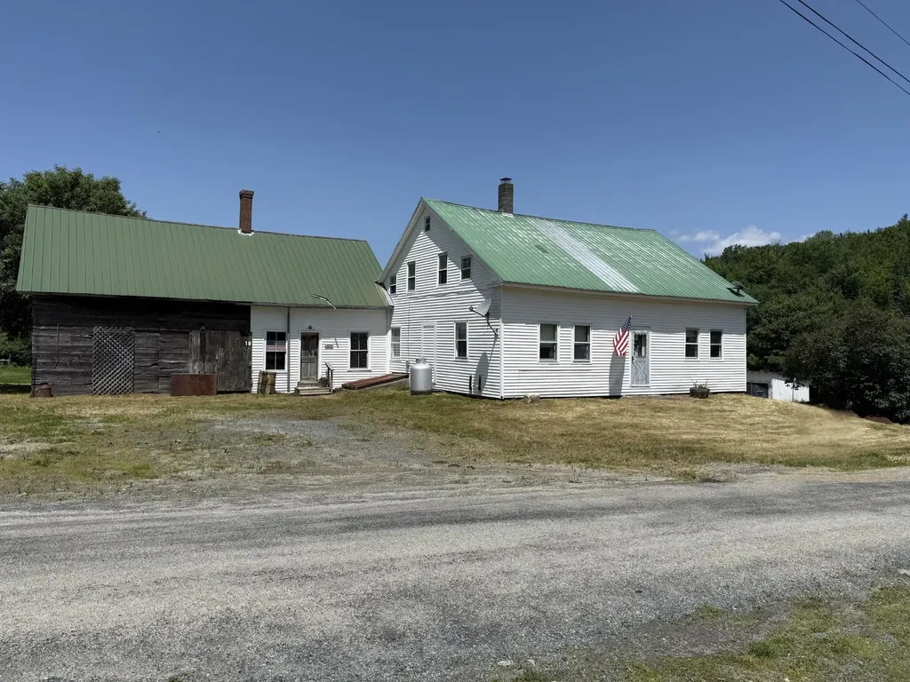 10 Rodimon Lane Piermont NH 03779