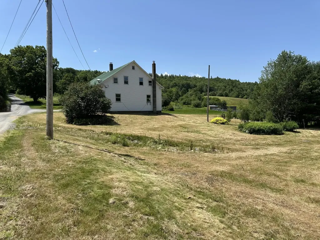 10 Rodimon Lane Piermont NH 03779