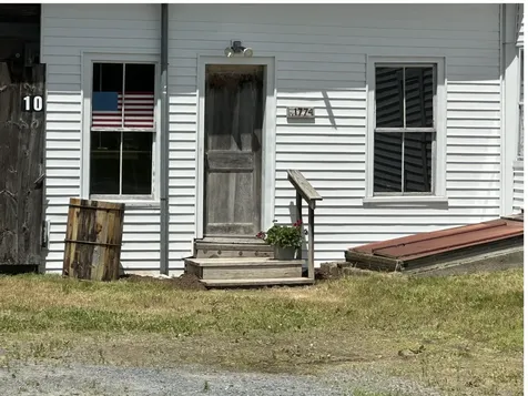 10 Rodimon Lane Piermont NH 03779
