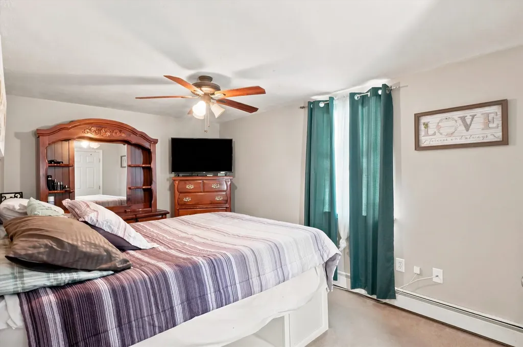 25 Pinewood Loop Sandown NH 03873