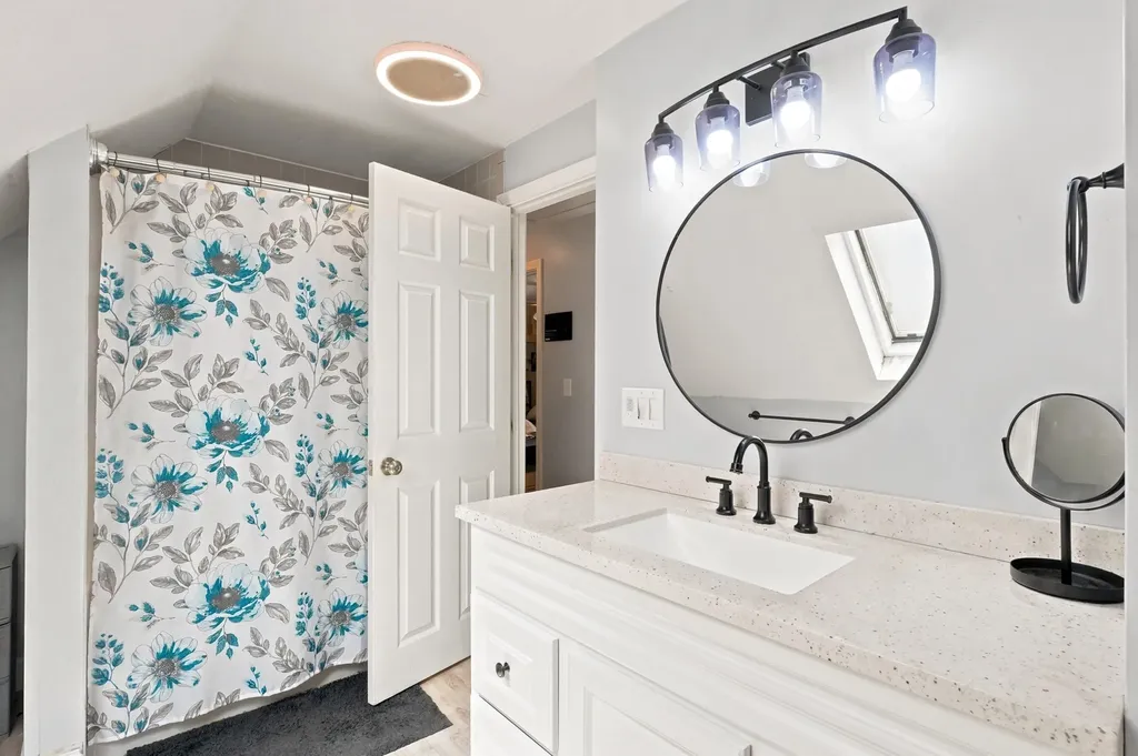 25 Pinewood Loop Sandown NH 03873