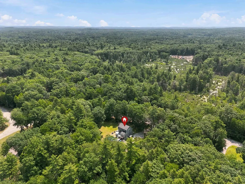 25 Pinewood Loop Sandown NH 03873