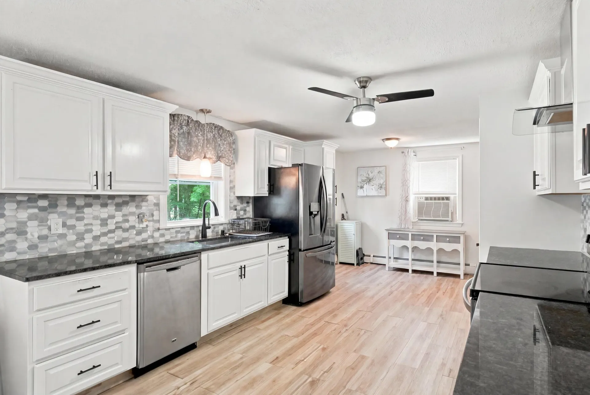 25 Pinewood Loop Sandown NH 03873