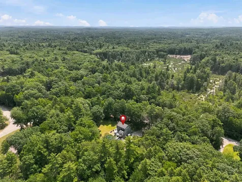 25 Pinewood Loop Sandown NH 03873