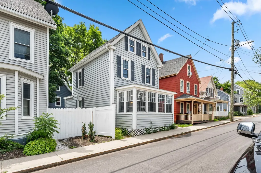 12 Woodbury Avenue Portsmouth NH 03801