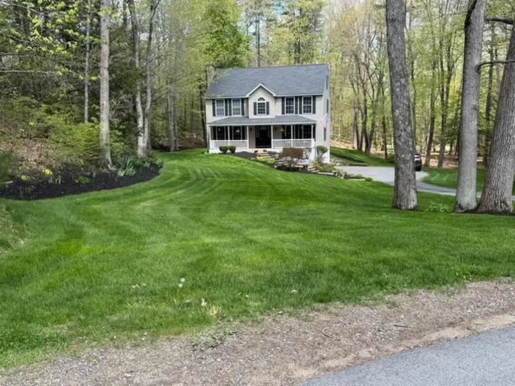 28 Whitetail Lane Chester NH 03036