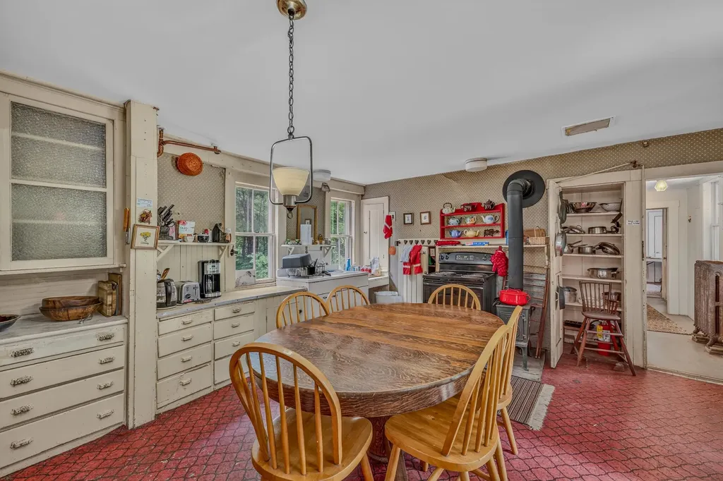 166 Main Street New Hampton NH 03256
