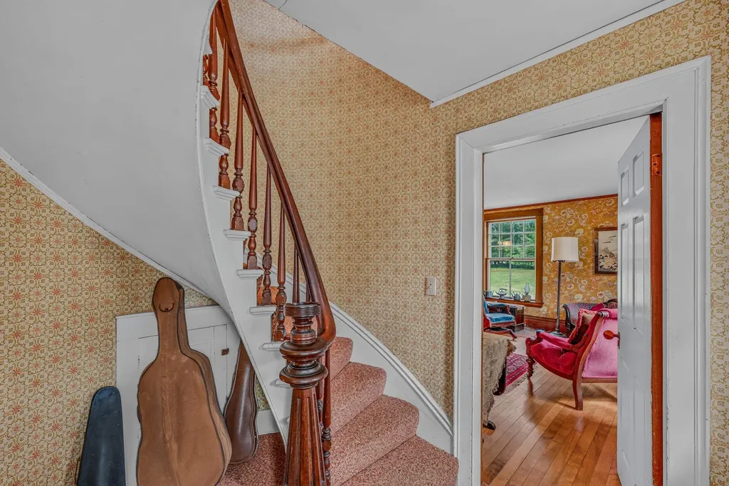 166 Main Street New Hampton NH 03256