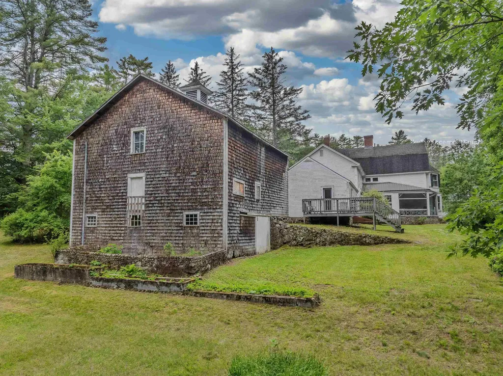 166 Main Street New Hampton NH 03256