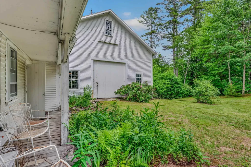 166 Main Street New Hampton NH 03256