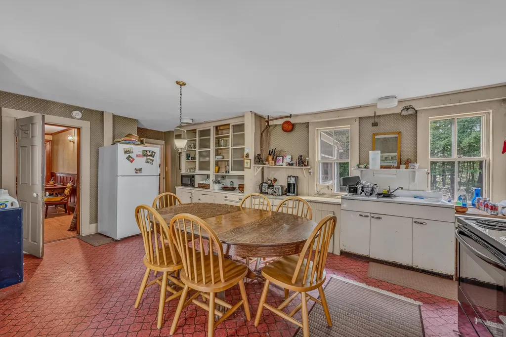 166 Main Street New Hampton NH 03256