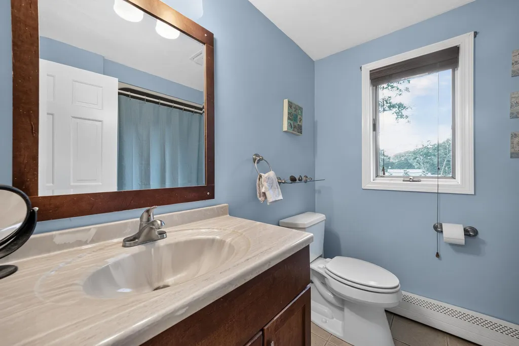9 Stowecroft Drive Hampton NH 03842