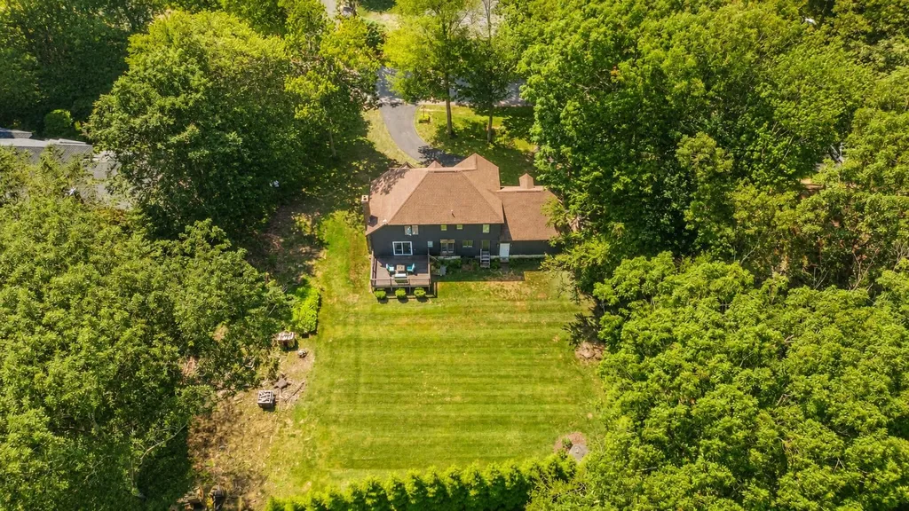 9 Stowecroft Drive Hampton NH 03842
