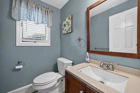 9 Stowecroft Drive Hampton NH 03842