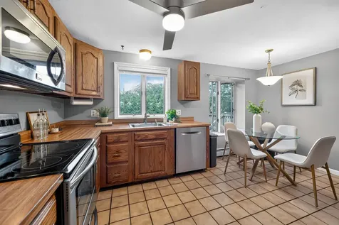 9 Stowecroft Drive Hampton NH 03842