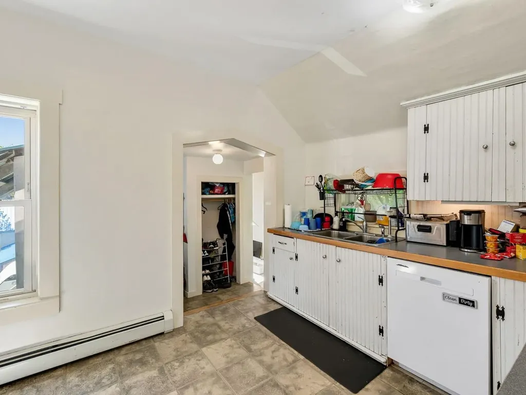 32 Randolph Road Morristown VT 05661