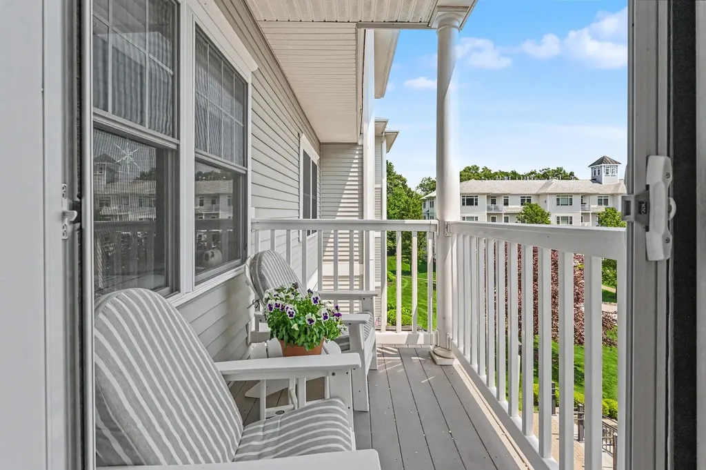 5 Sterling Hill Lane Exeter NH 03833