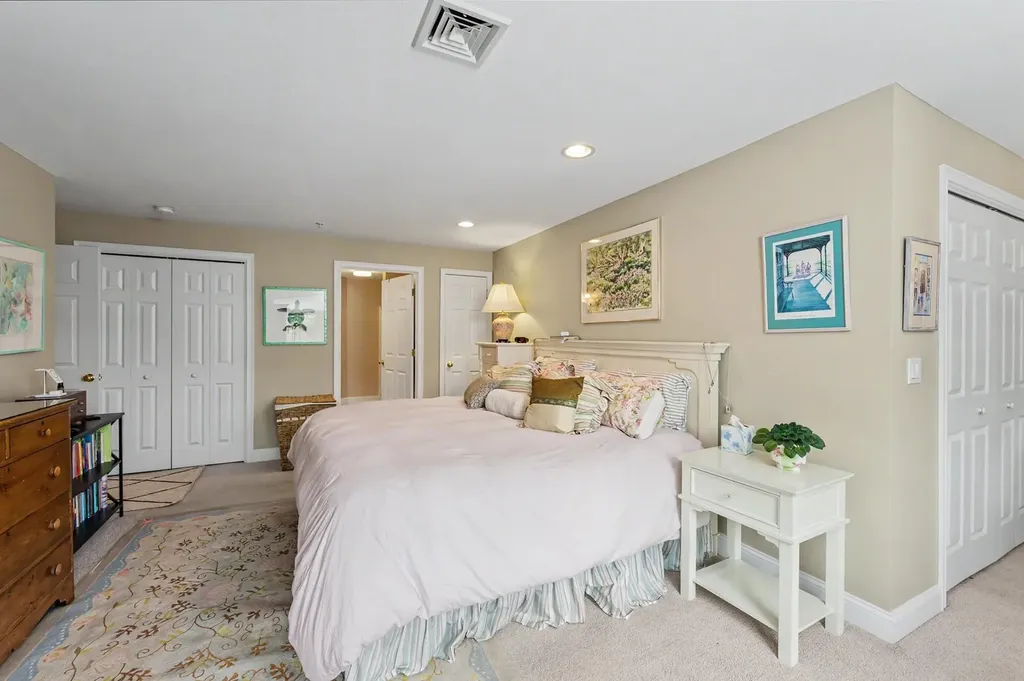 5 Sterling Hill Lane Exeter NH 03833