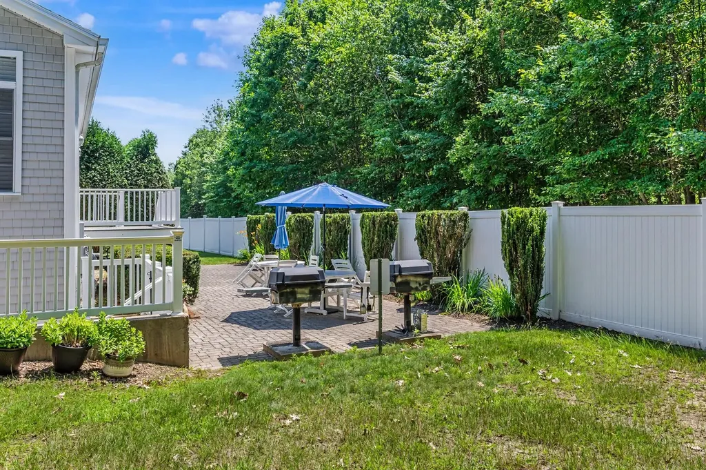 5 Sterling Hill Lane Exeter NH 03833