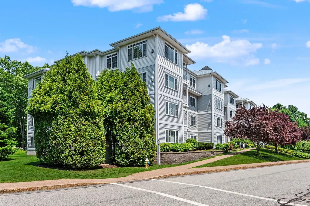 5 Sterling Hill Lane Exeter NH 03833