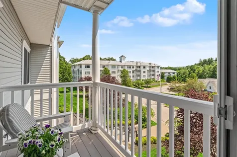 5 Sterling Hill Lane Exeter NH 03833