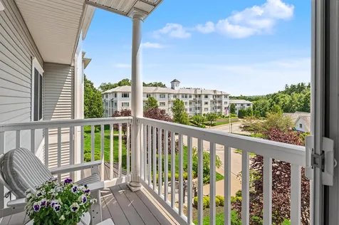 5 Sterling Hill Lane Exeter NH 03833