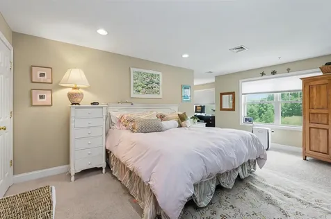 5 Sterling Hill Lane Exeter NH 03833