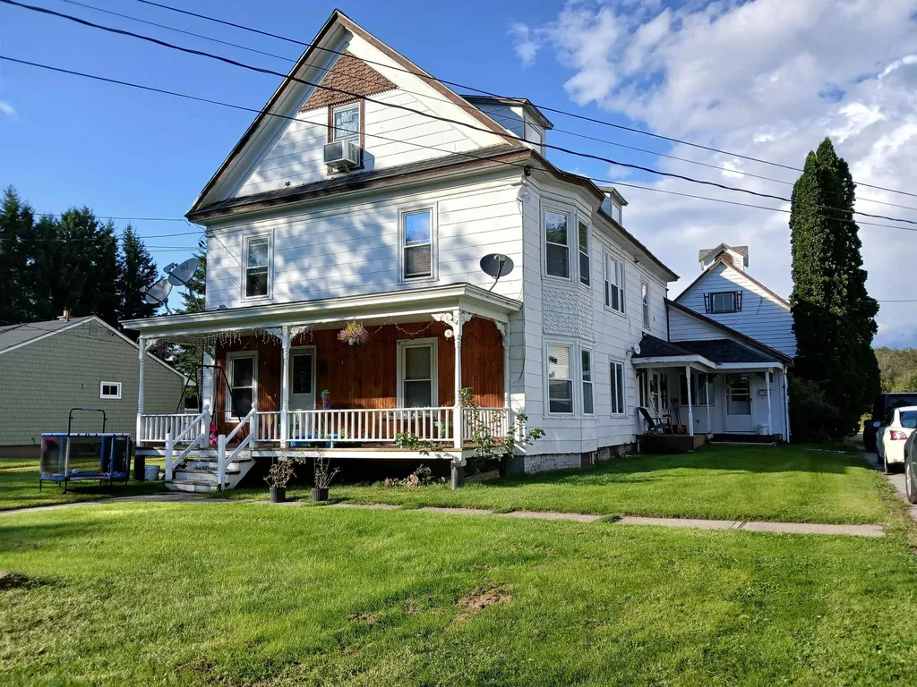 42 Bridge Street Colebrook NH 03576