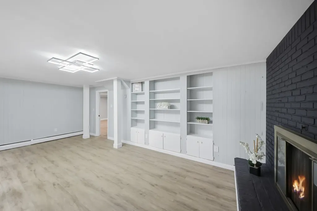 29 Dickens Street Nashua NH 03062