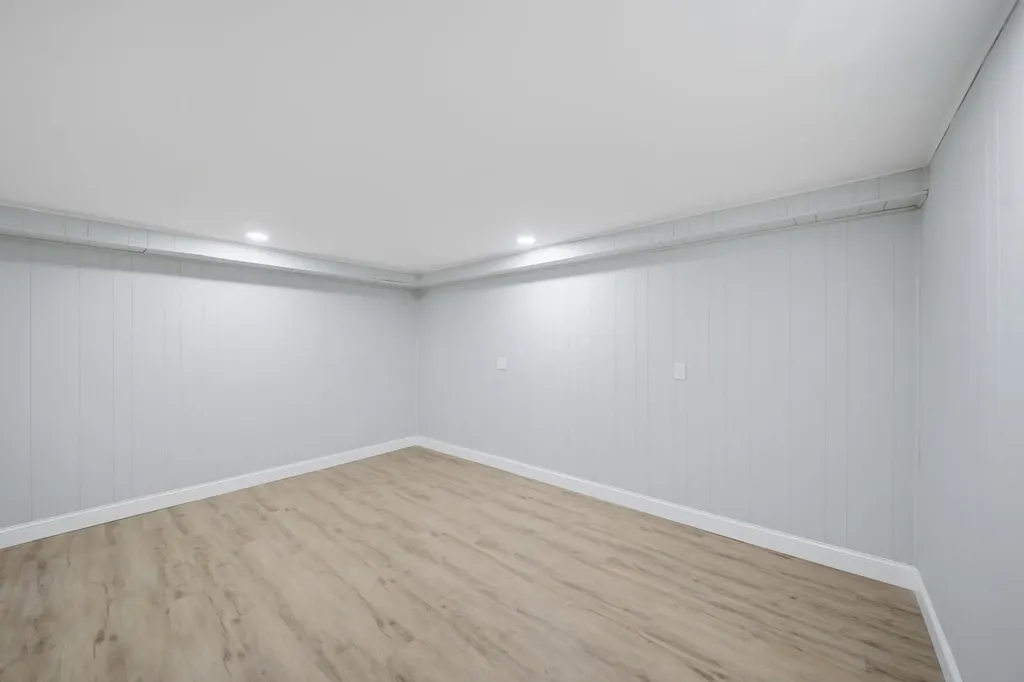 29 Dickens Street Nashua NH 03062
