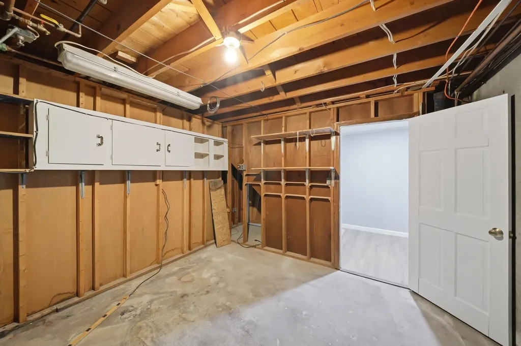 29 Dickens Street Nashua NH 03062