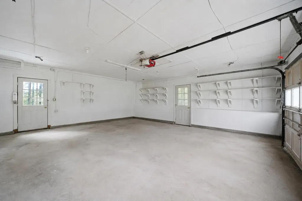 29 Dickens Street Nashua NH 03062
