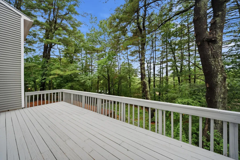 29 Dickens Street Nashua NH 03062
