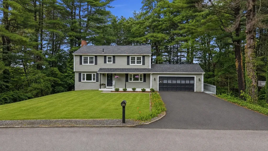 29 Dickens Street Nashua NH 03062